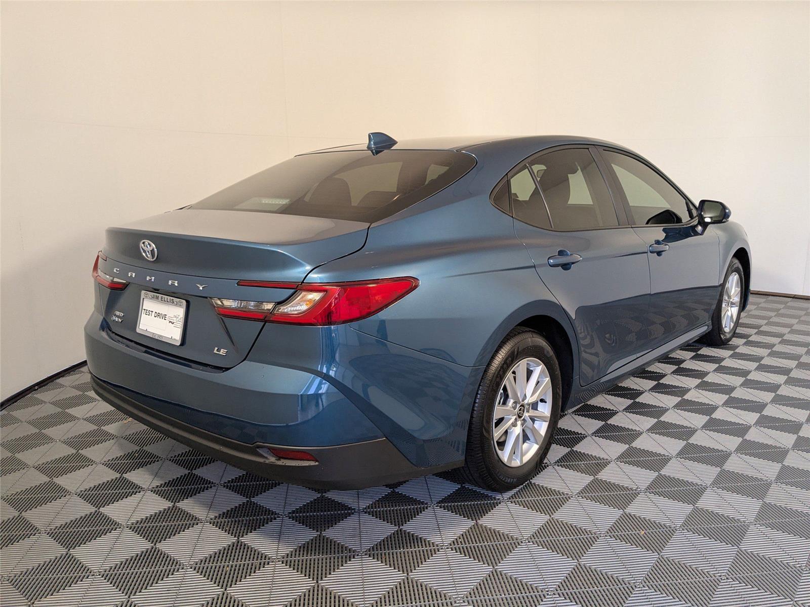 2025 Toyota Camry LE photo 21