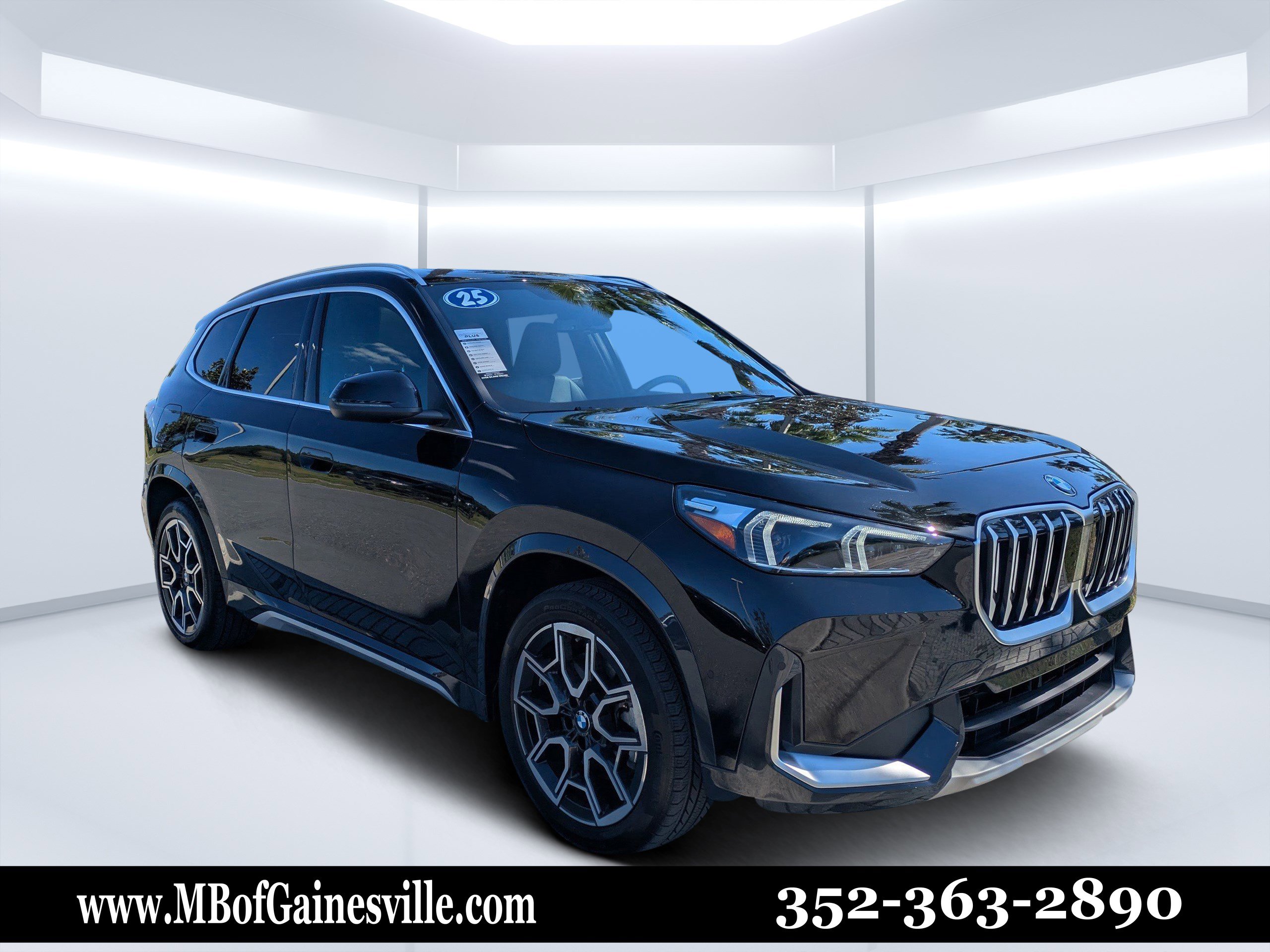 2025 BMW X1 28i's photo