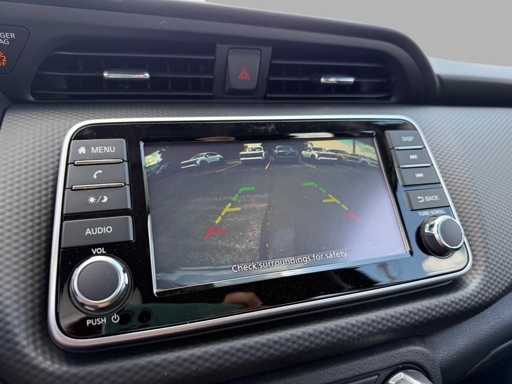 2025 Nissan Kicks Play S photo 3
