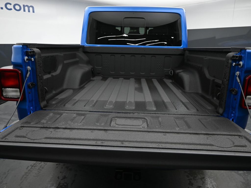 2025 Jeep Gladiator Sport photo 7