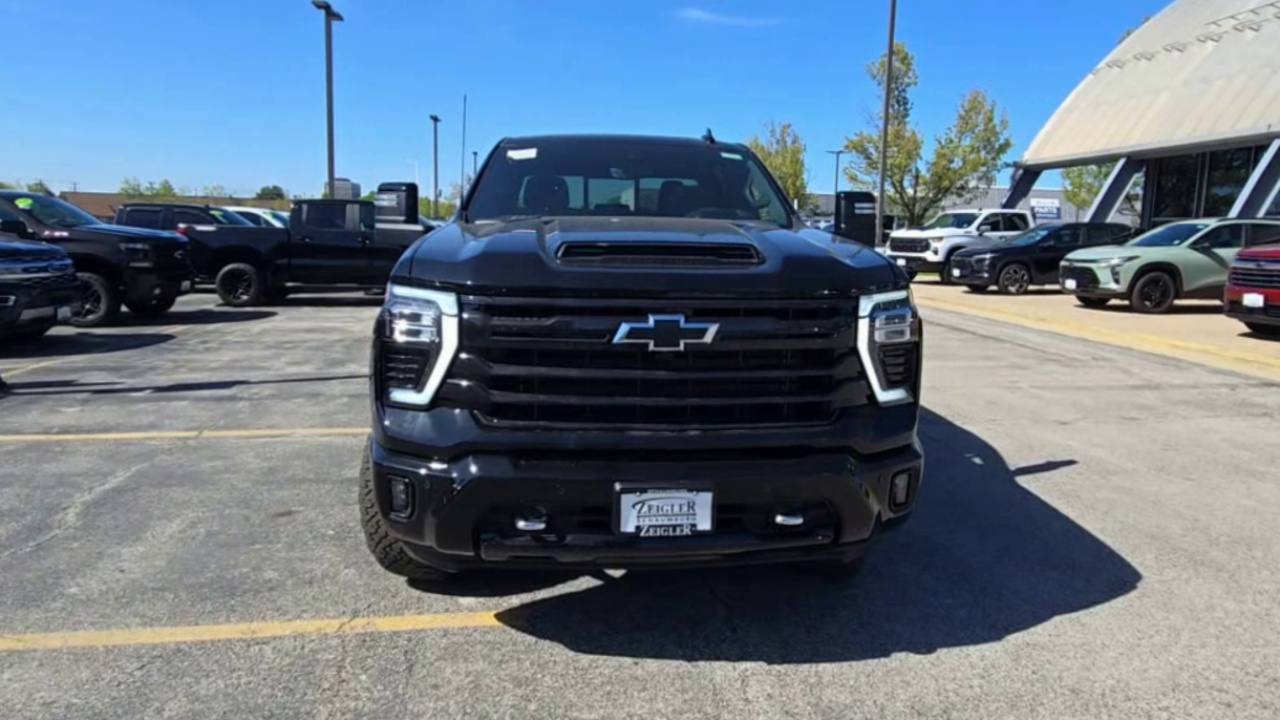 2025 Chevrolet Silverado 2500HD High Country photo 34
