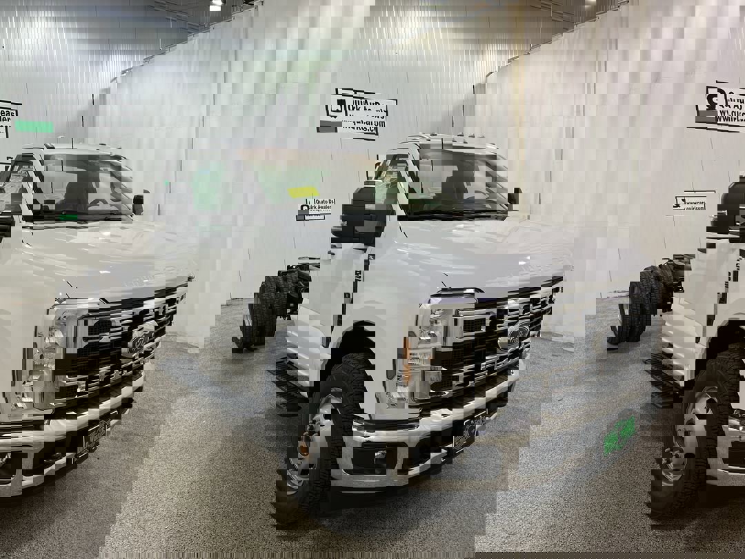 2025 Ford F-350 XL photo 3