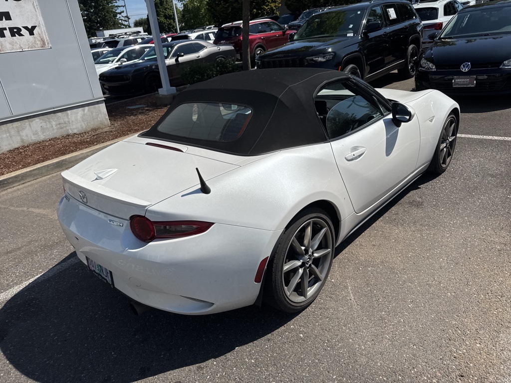 2022 Mazda MX-5 Miata Miata Grand Touring photo 3