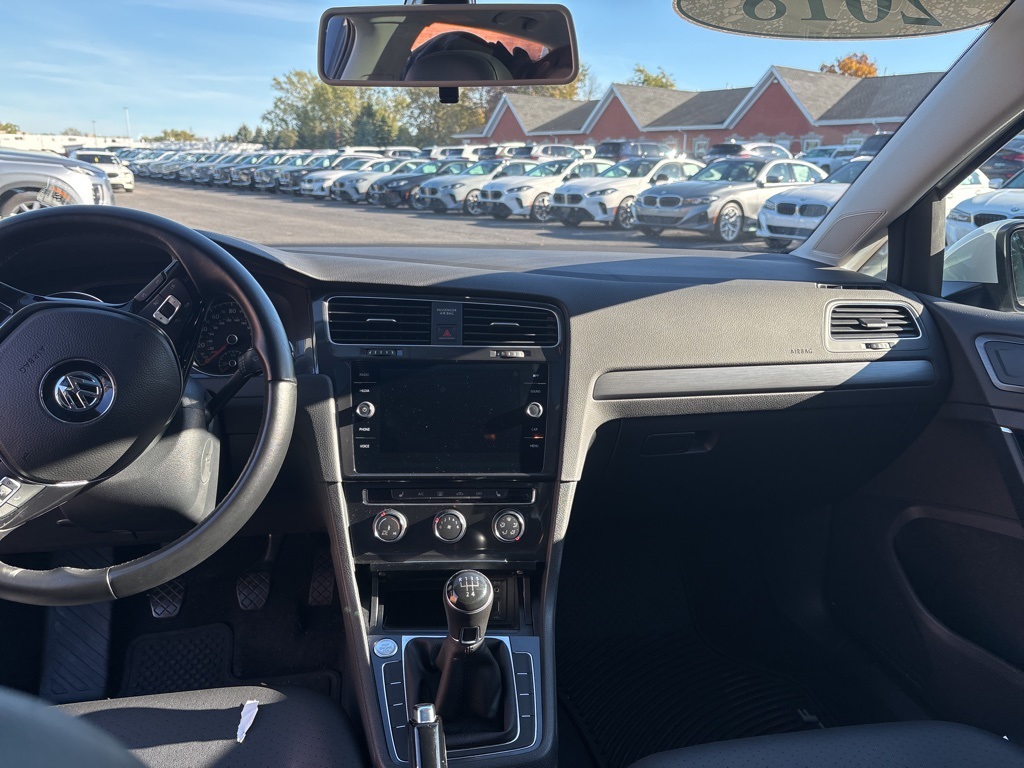 Used 2018 Volkswagen Golf SE with VIN 3VWB17AU0JM276657 for sale in Williamsville, NY