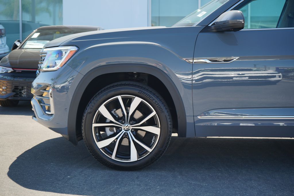 2025 Volkswagen Atlas SEL Premium R-Line photo 2