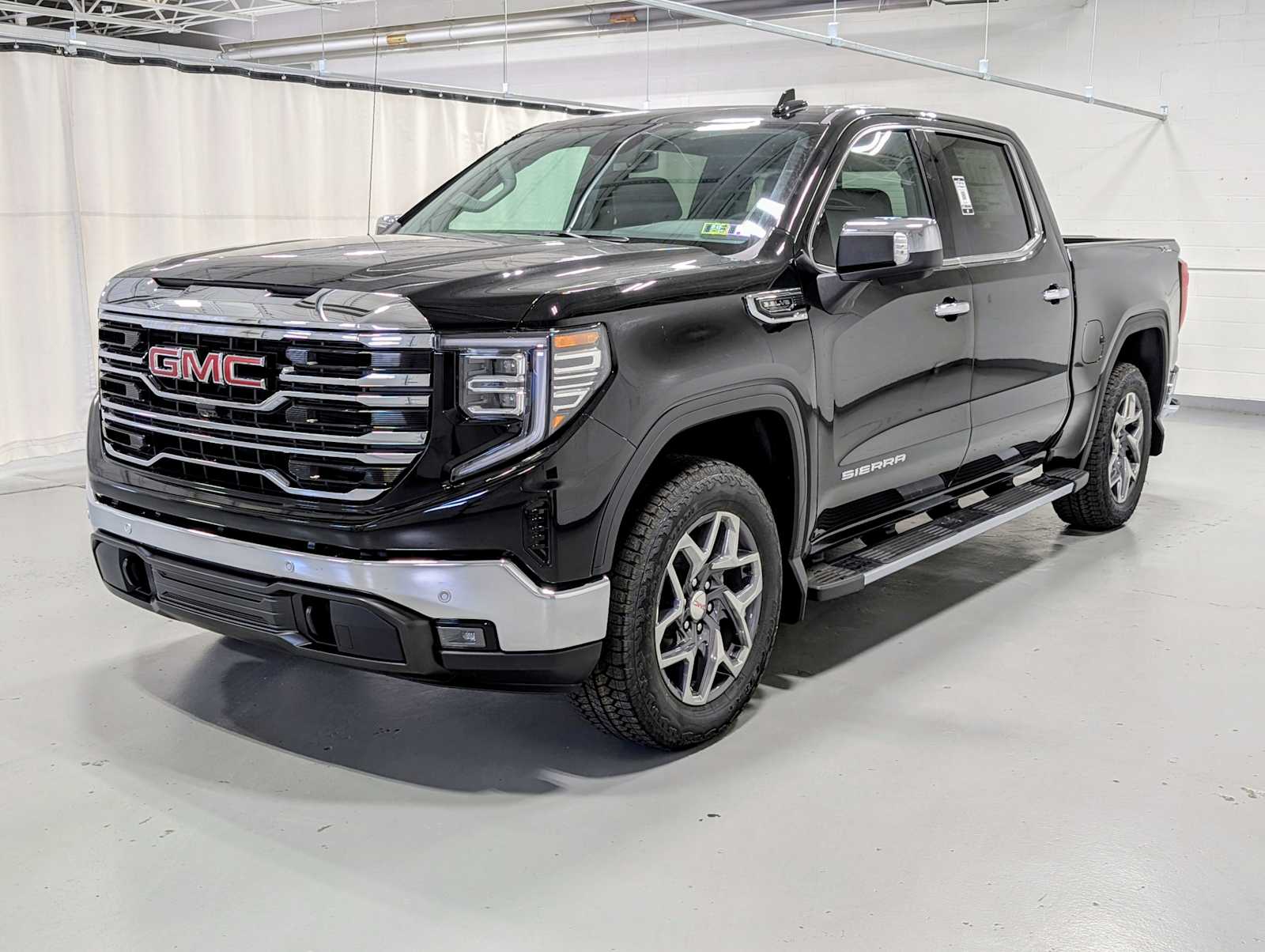 2026 GMC Sierra 1500 SLT's photo
