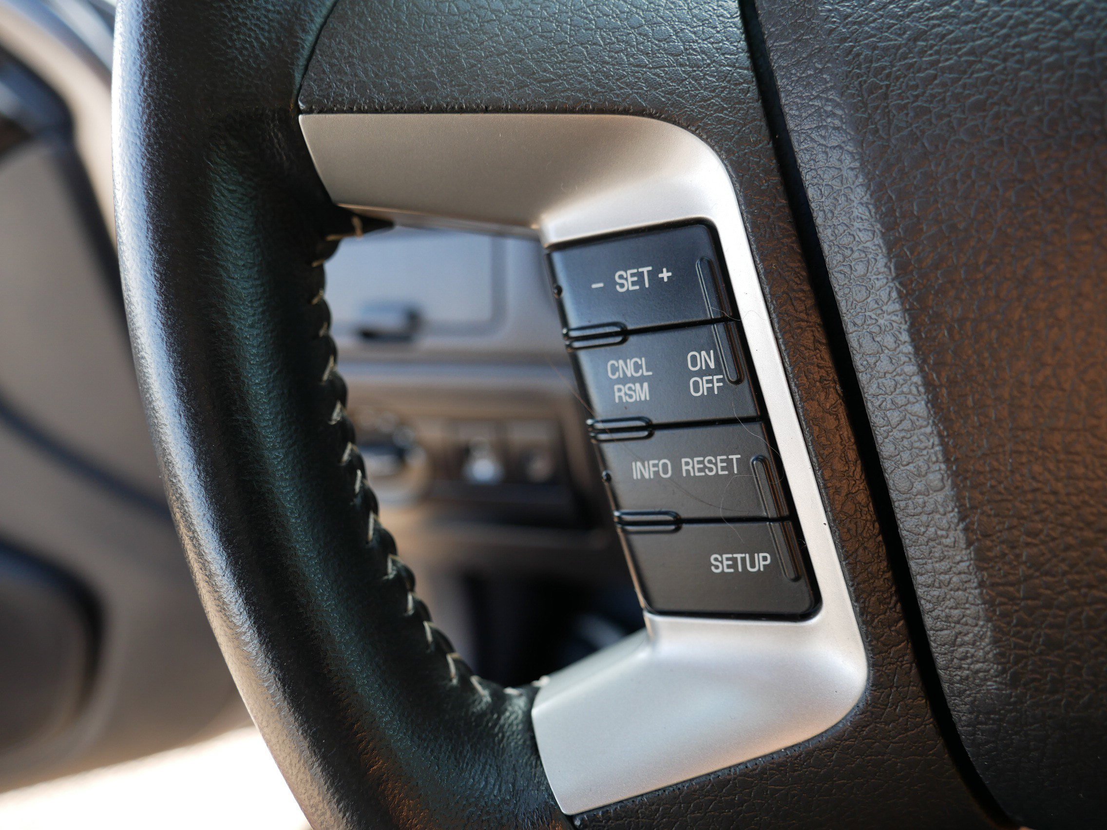 2012 Ford Fusion SEL photo 27