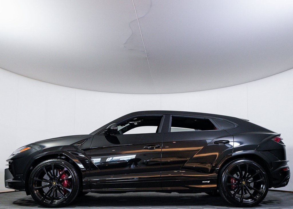 2024 Lamborghini Urus S photo 4