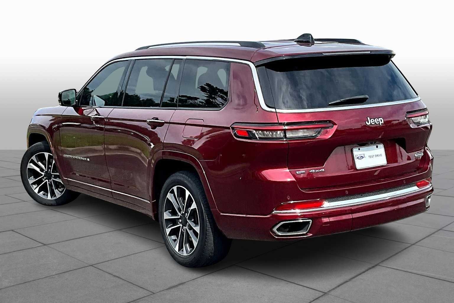 2023 Jeep Grand Cherokee Overland photo 11