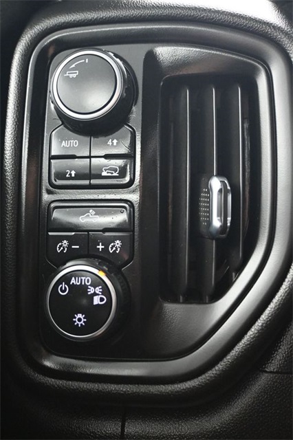 2020 Chevrolet Silverado 1500 Custom photo 23