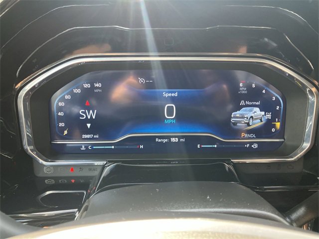 2024 Chevrolet Silverado 1500 LT photo 3