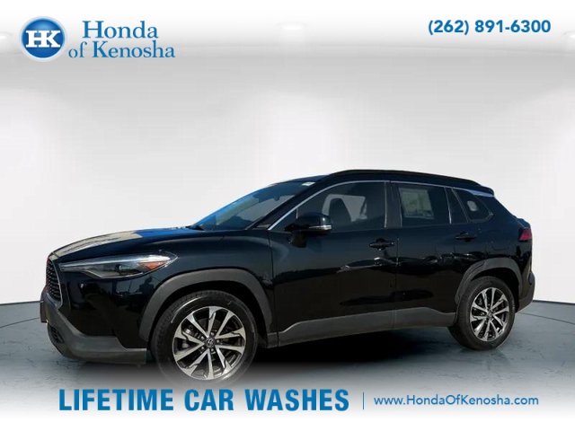 2022 Toyota Corolla Cross XLE's photo