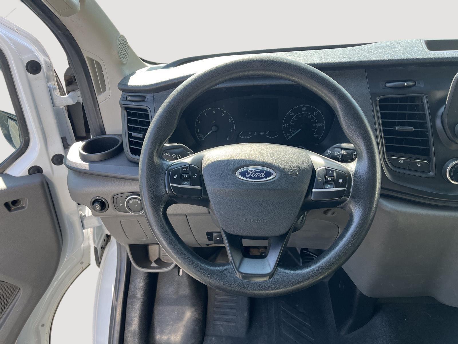 2022 Ford Transit Cutaway photo 11