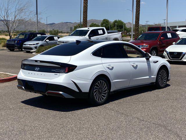 2025 Hyundai Sonata Hybrid Limited photo 3
