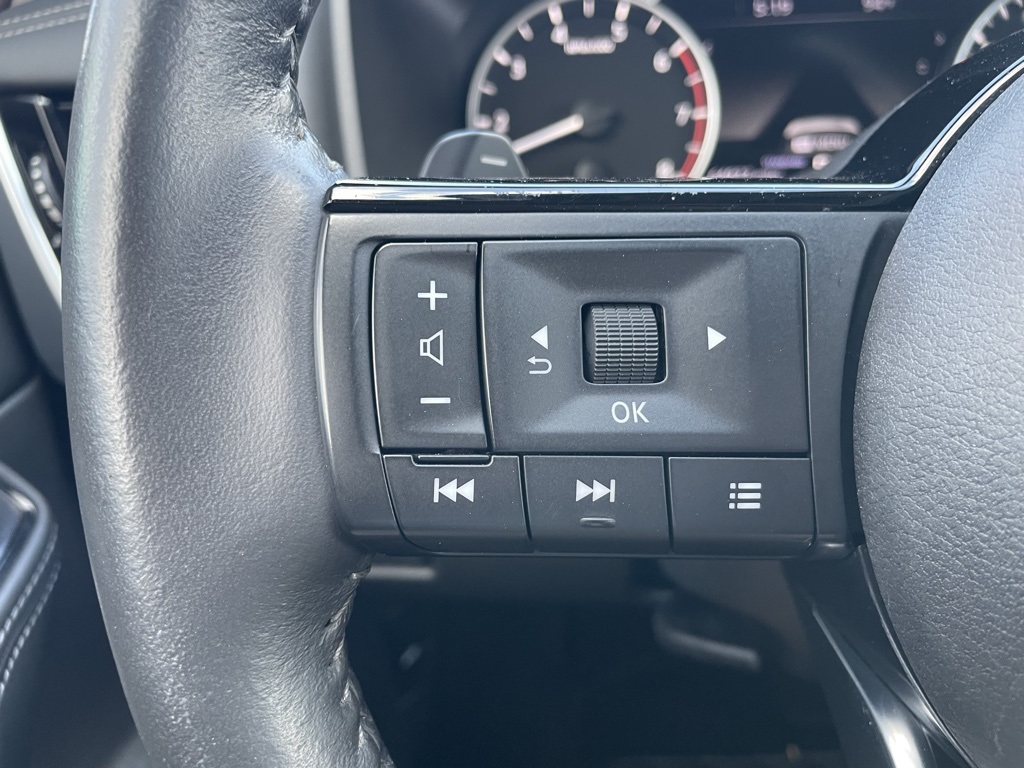 2023 Nissan Rogue SL photo 9
