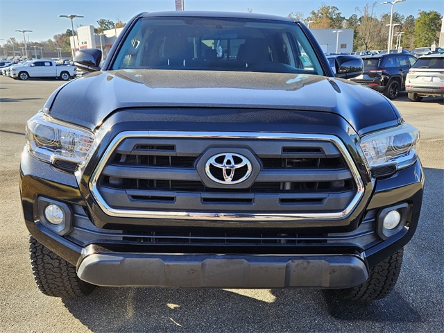 2017 Toyota Tacoma SR5 photo 2