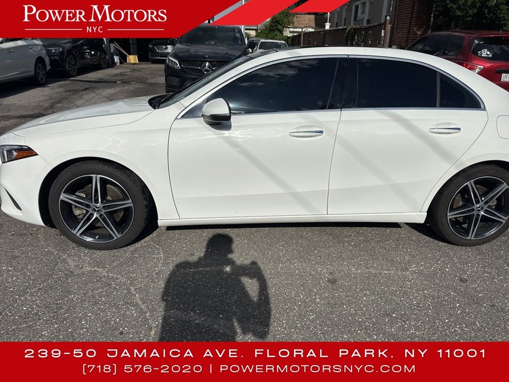 2019 Mercedes Benz A 220 photo 2
