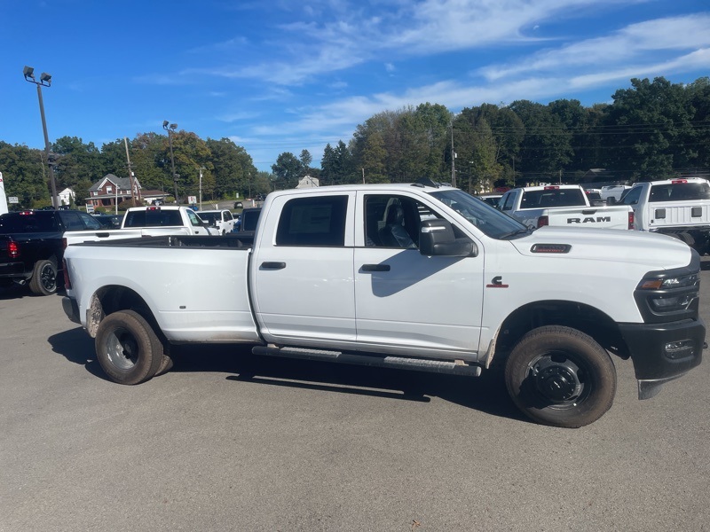 2026 Ram 3500 Tradesman photo 2