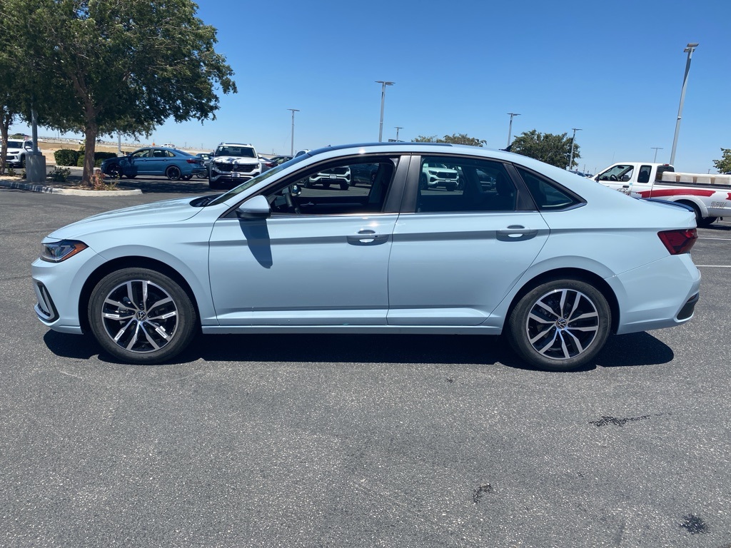 2025 Volkswagen Jetta 1.5T SE photo 2