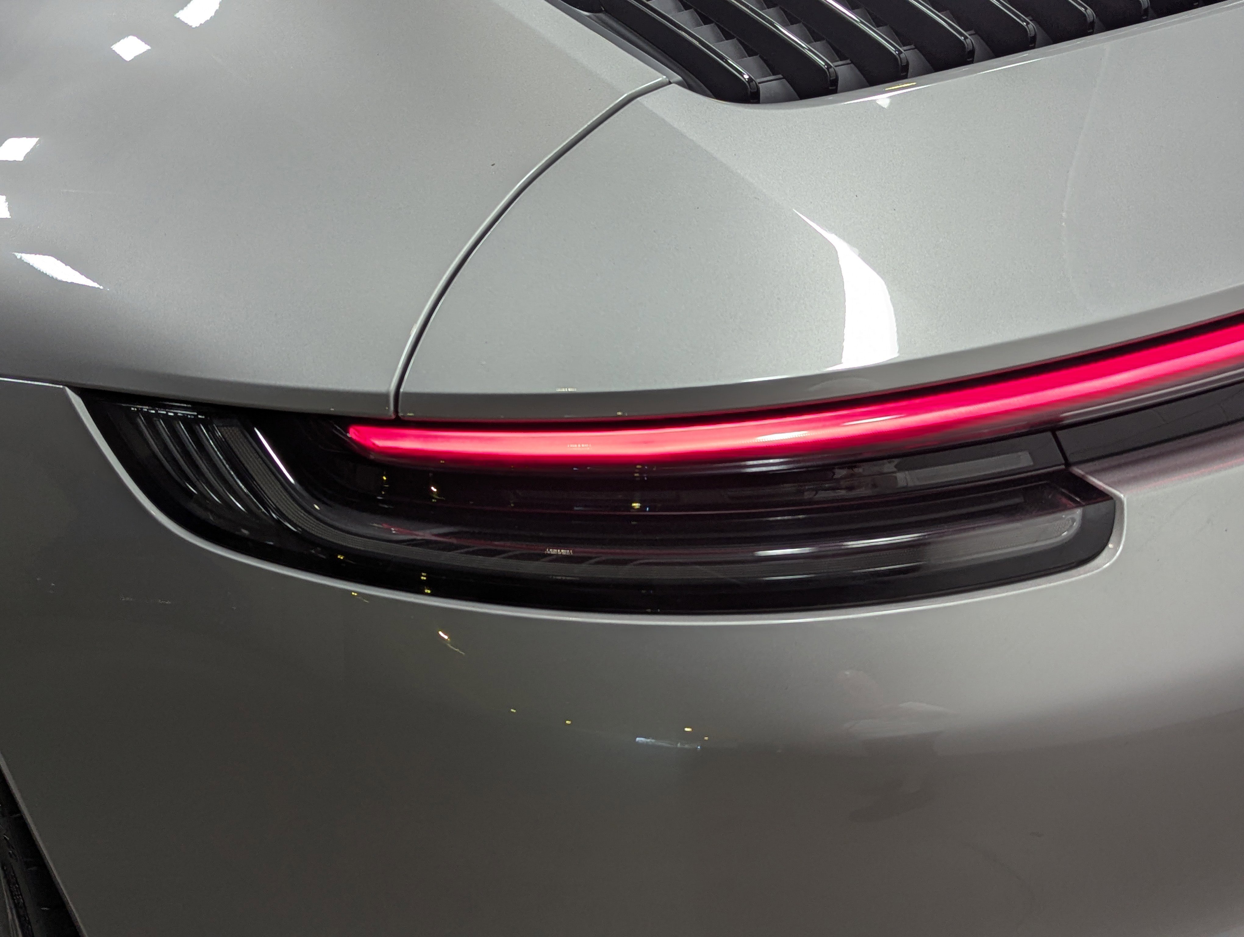 2024 Porsche 911 T 4 photo 3