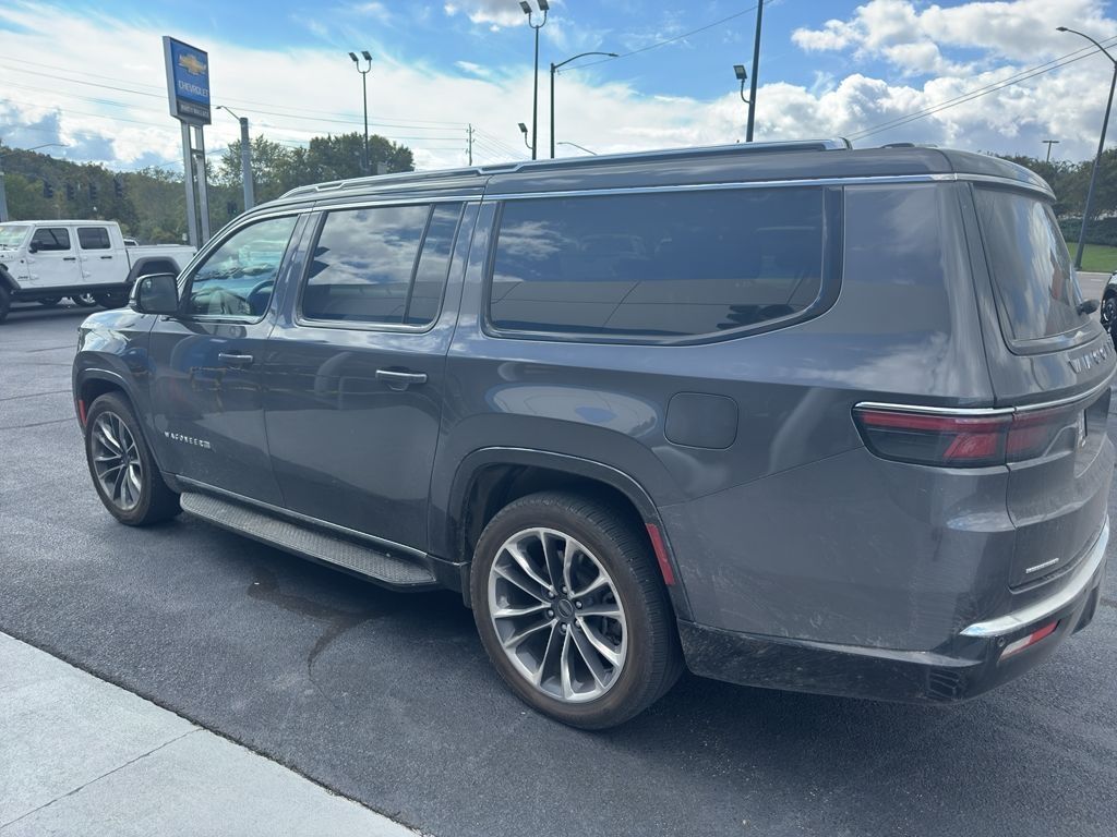 2023 Jeep Wagoneer L Series II photo 3