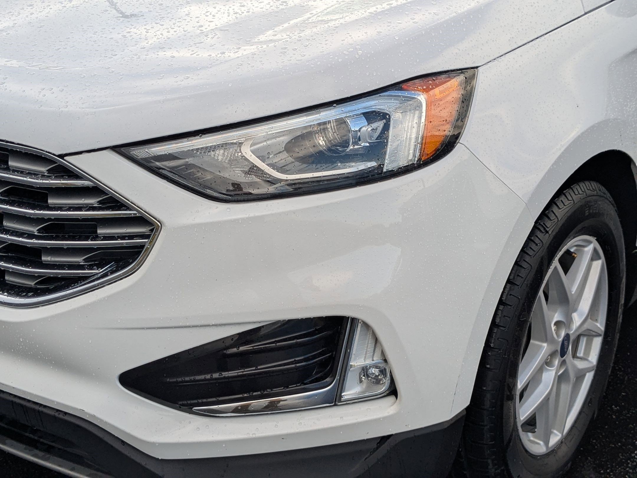 2021 Ford Edge SEL photo 9