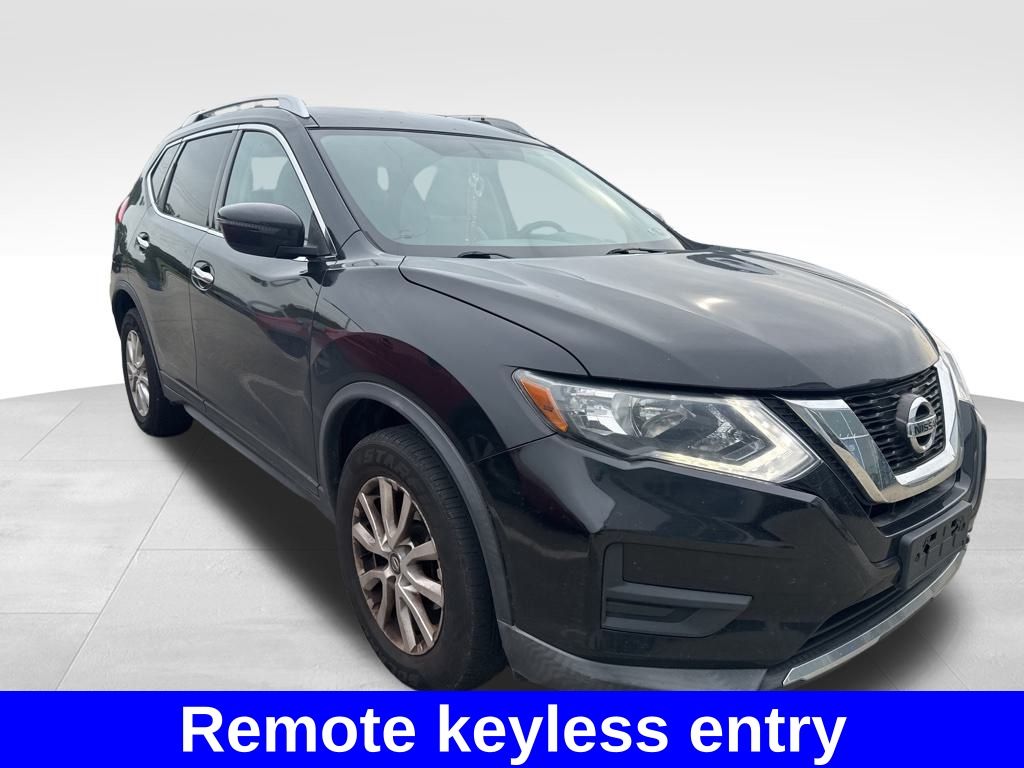 2017 Nissan Rogue SV photo 4