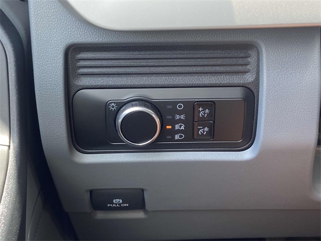 2025 Ford F-550 photo 17