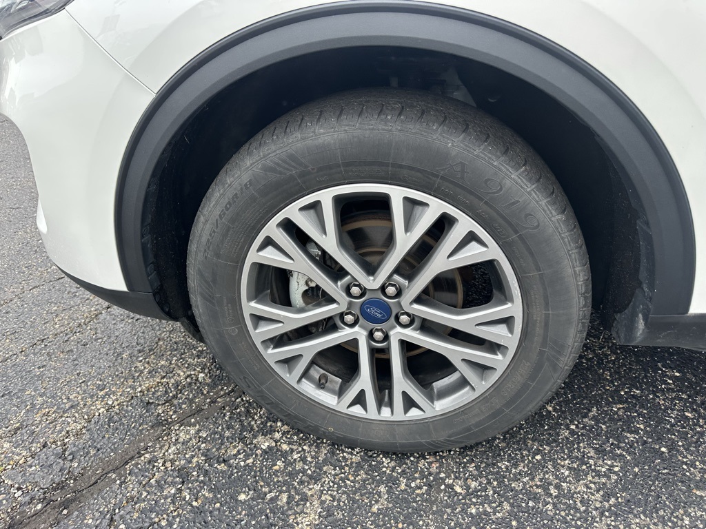 2022 Ford Escape SEL photo 29