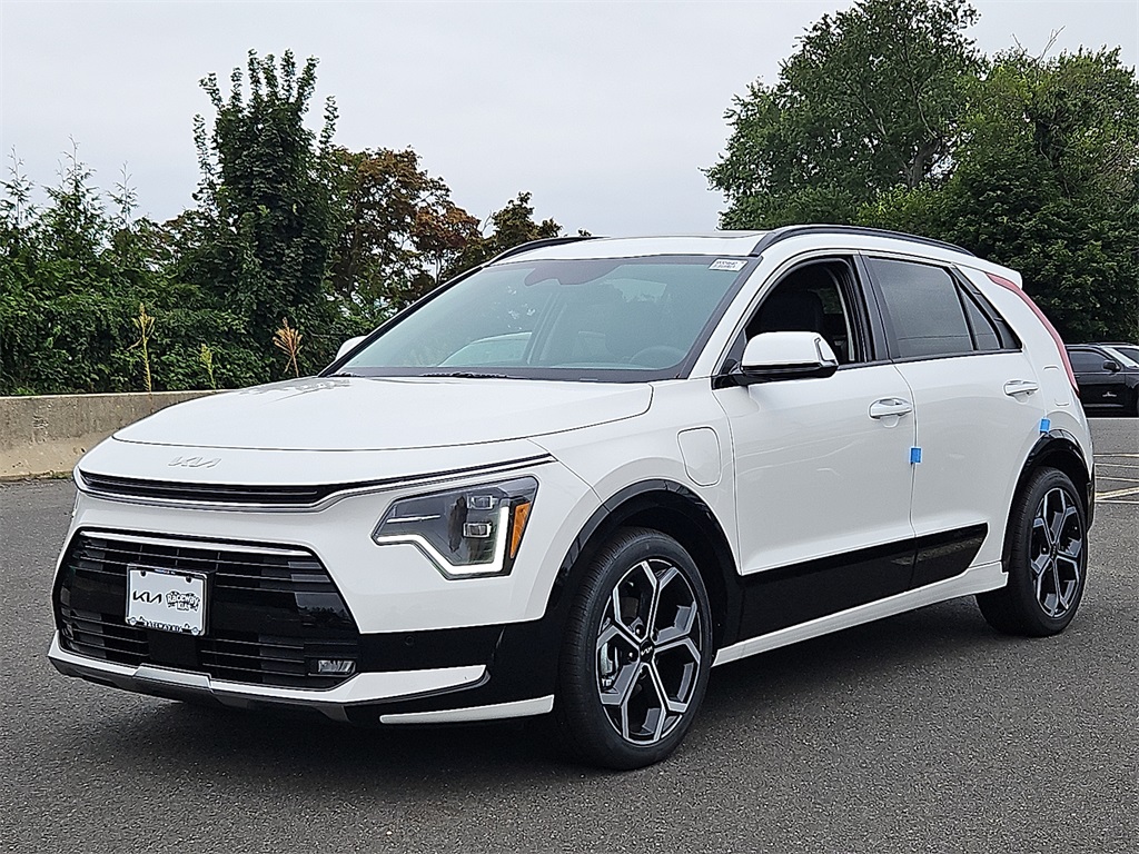2025 Kia Niro Plug-In Hybrid SX Touring photo 3
