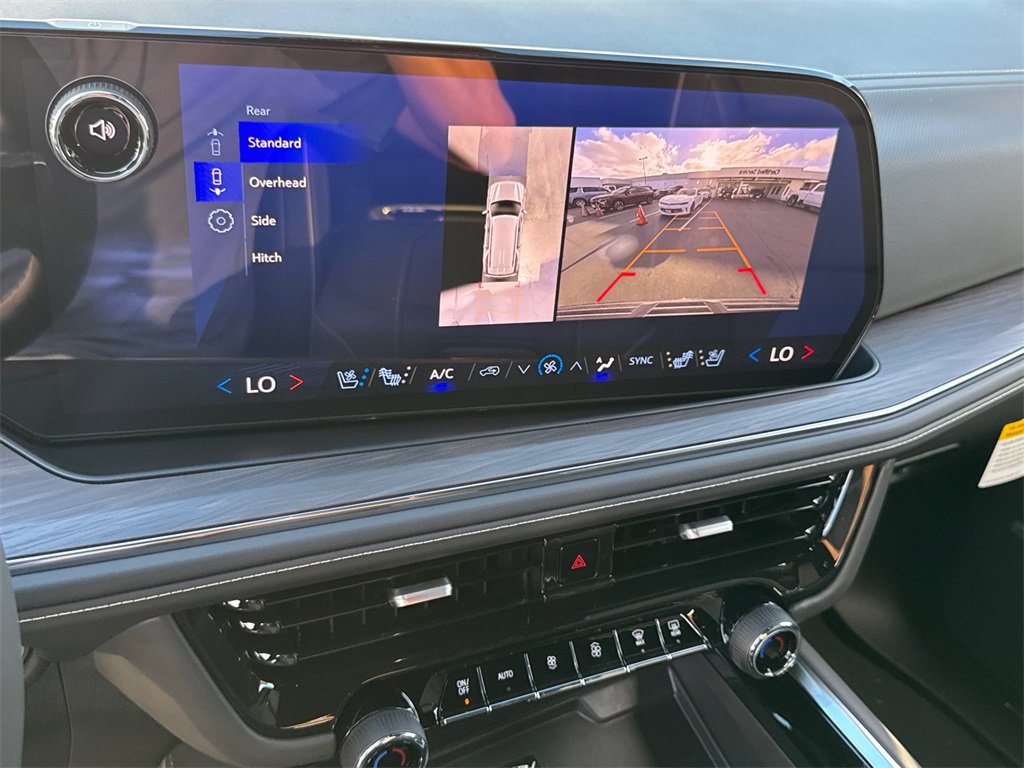 2025 Chevrolet Tahoe Premier photo 18