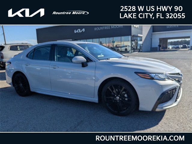 2024 Toyota Camry XSE's photo