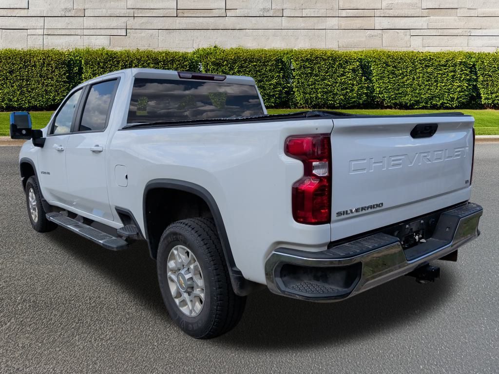 2023 Chevrolet Silverado 2500HD LT photo 4