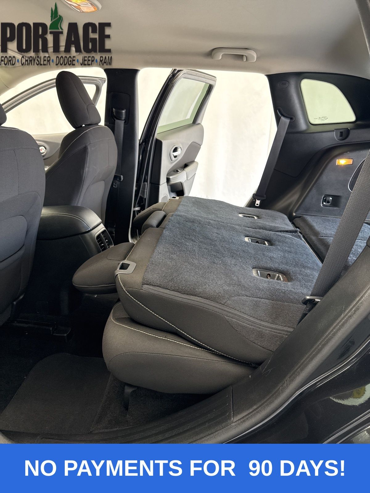 2016 Jeep Cherokee Altitude photo 32