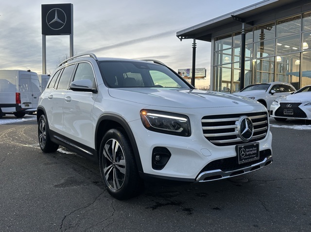 2025 Mercedes-Benz GLB Base's photo