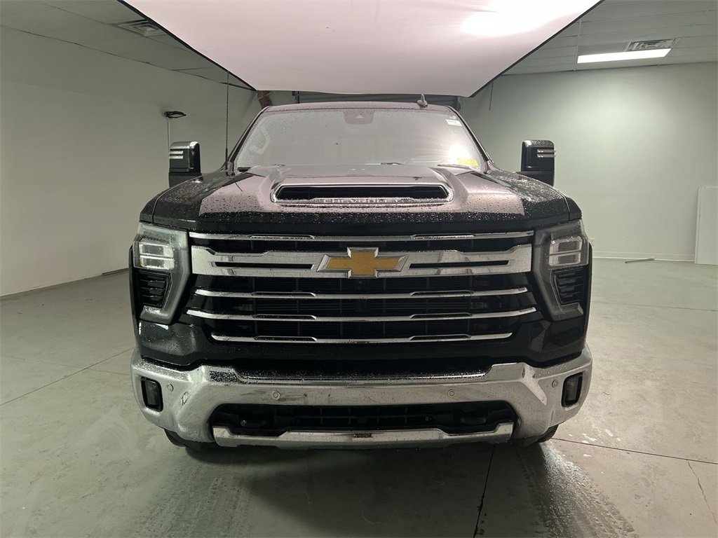 2024 Chevrolet Silverado LTZ photo 3