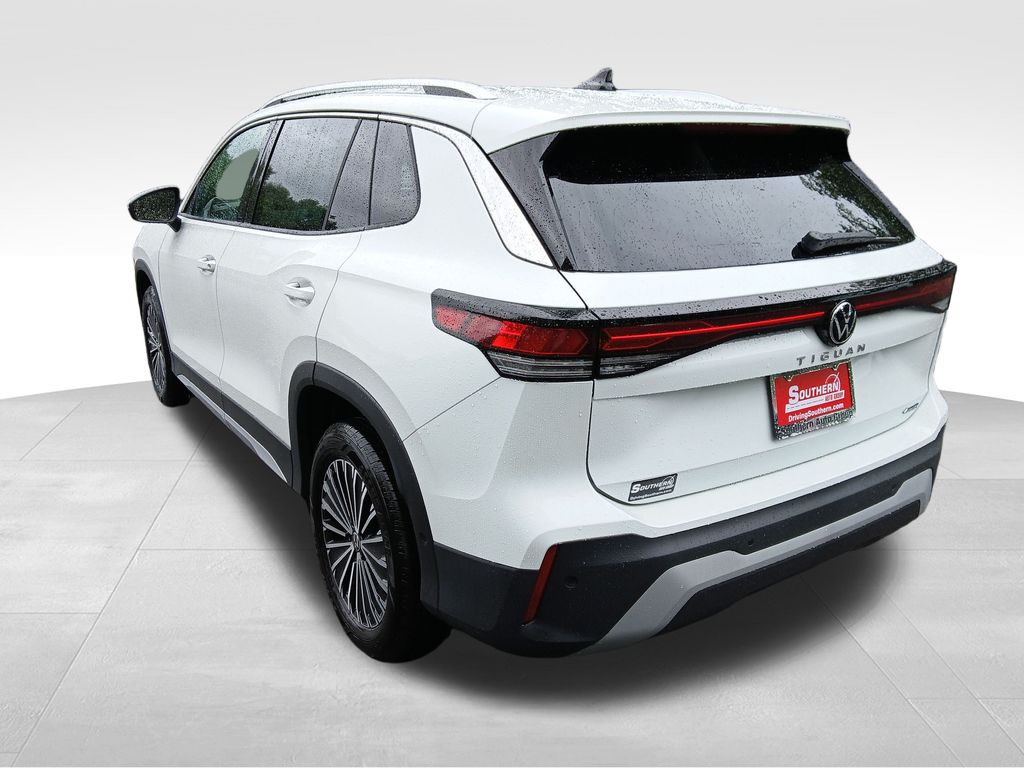 2025 Volkswagen Tiguan S photo 2