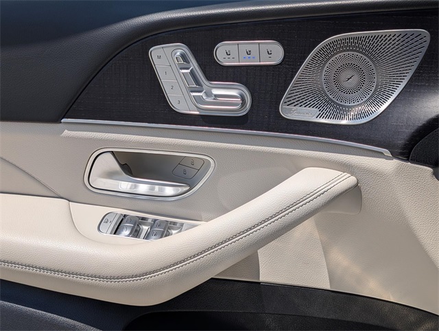 2022 Mercedes Benz GLS 450 4MATIC photo 18