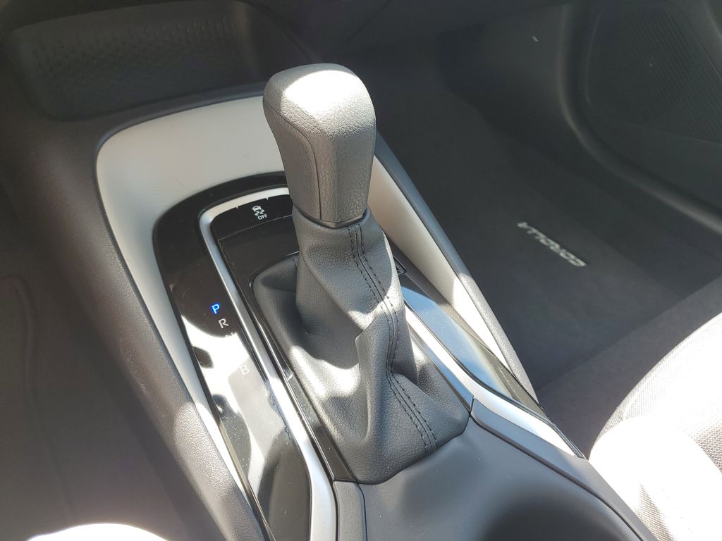 2025 Toyota Corolla LE photo 20
