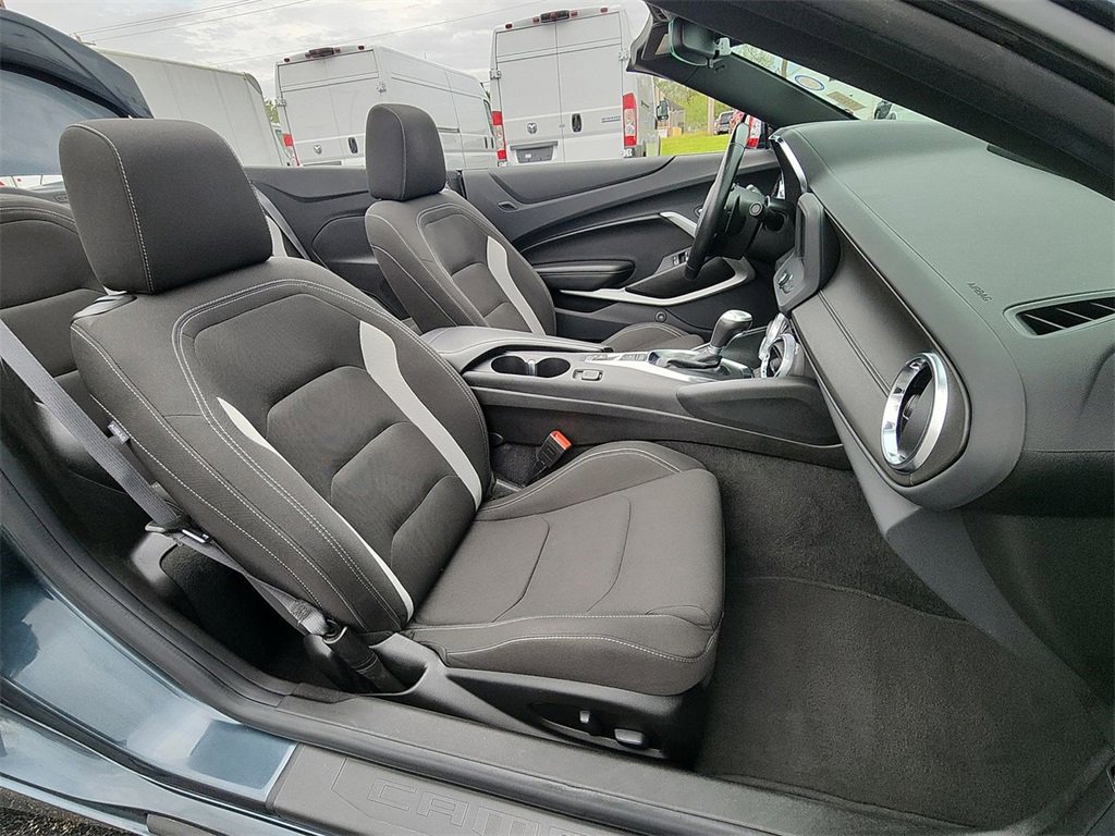 2023 Chevrolet Camaro 1LT photo 20