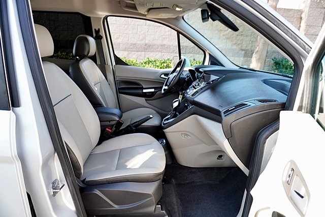2018 Ford Transit Connect Titanium photo 10