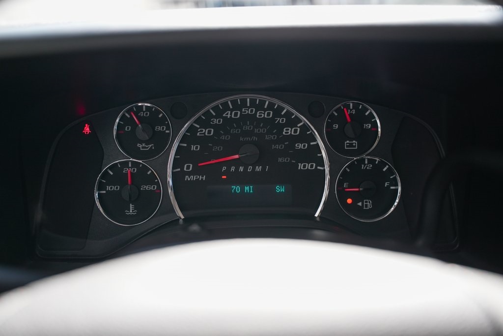 2017 Chevrolet Express 3500 LT photo 17