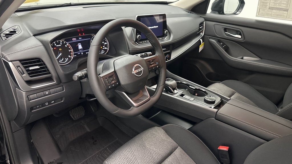 2026 Nissan Rogue SV photo 17