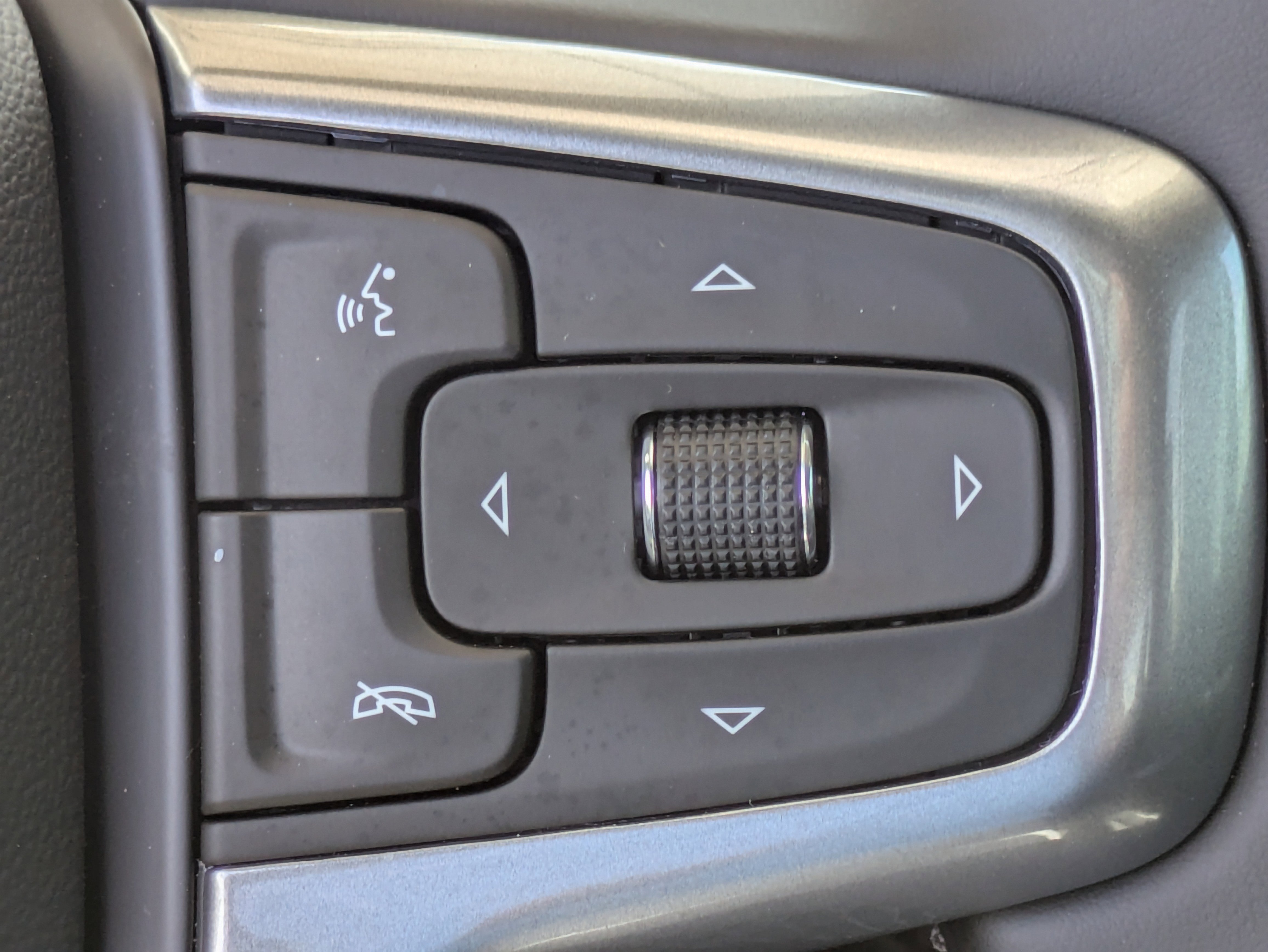 2025 Chevrolet Silverado 1500 RST photo 3