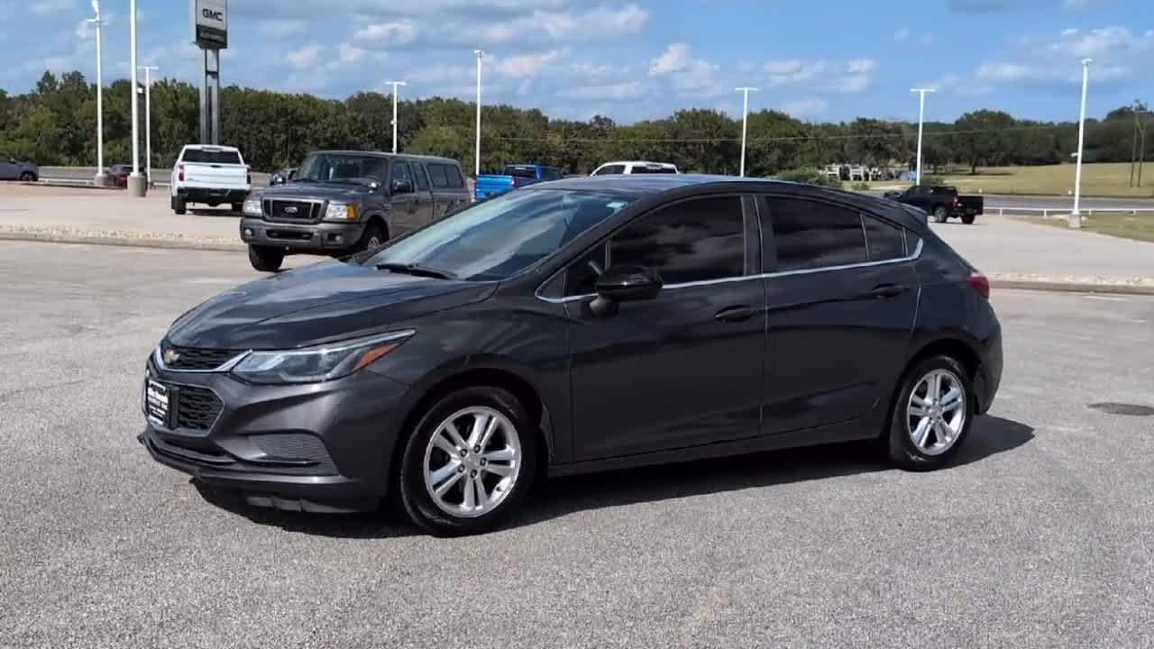 2017 Chevrolet Cruze LT photo 4