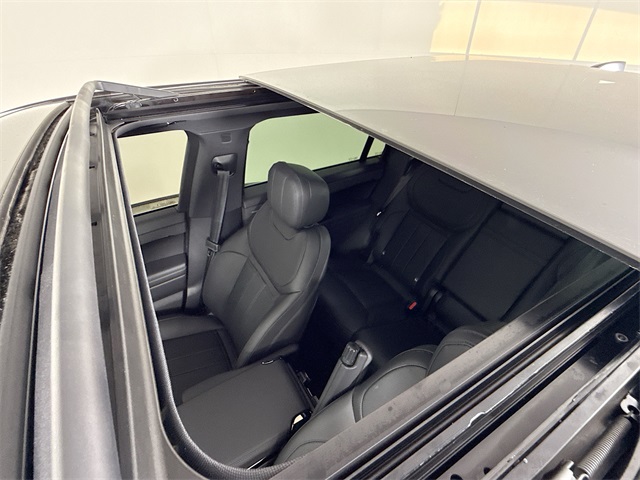 2025 Land Rover Range Rover Sport SE photo 14