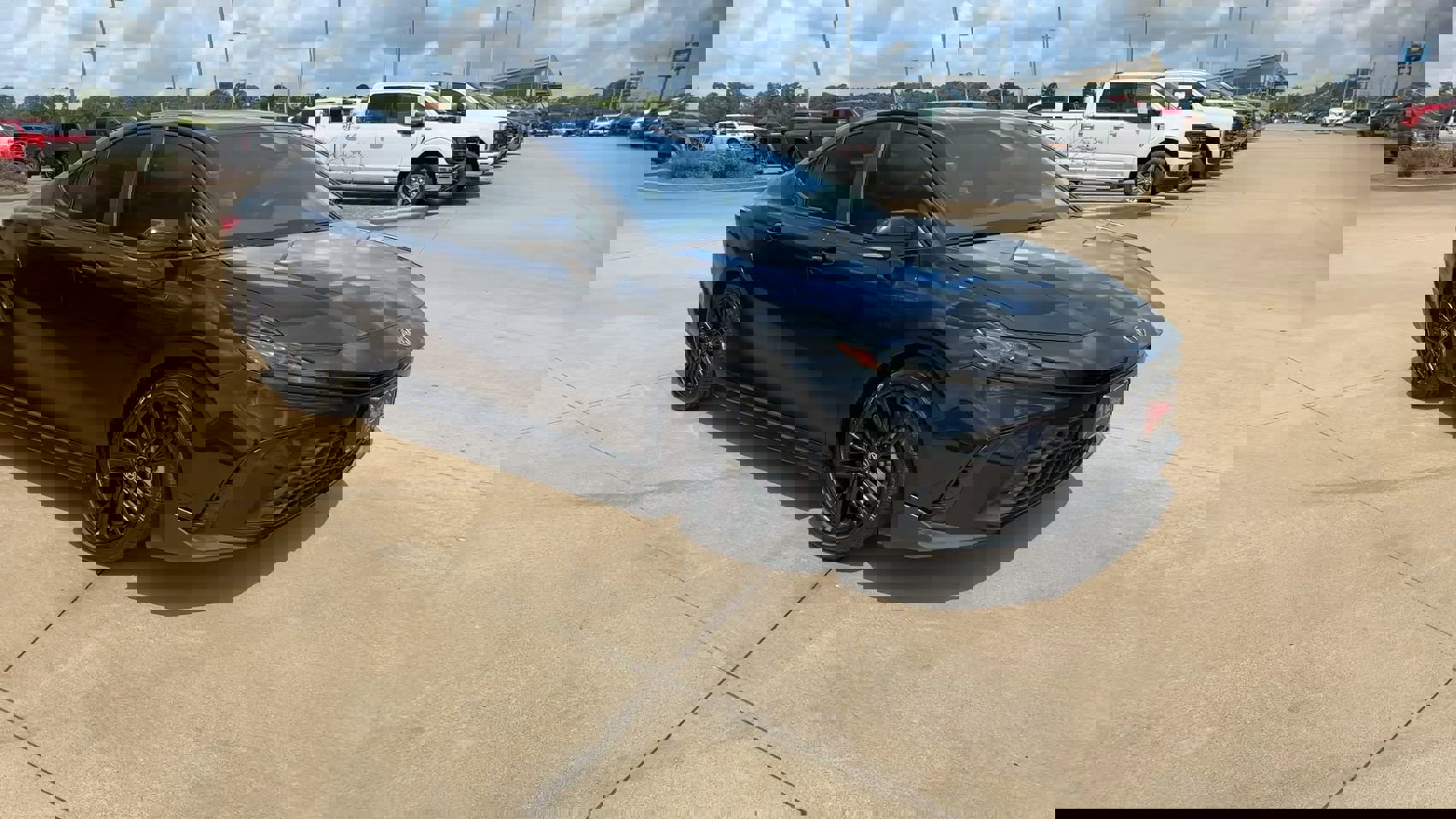2025 Toyota Camry SE photo 3