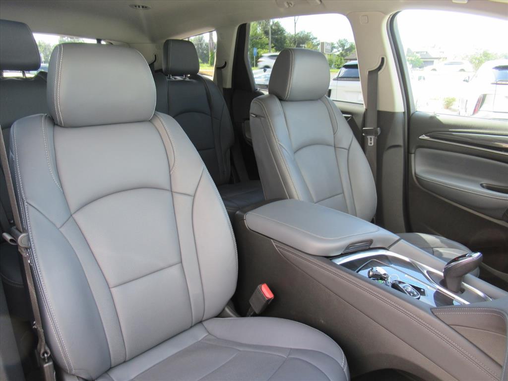 2018 Buick Enclave Essence photo 8