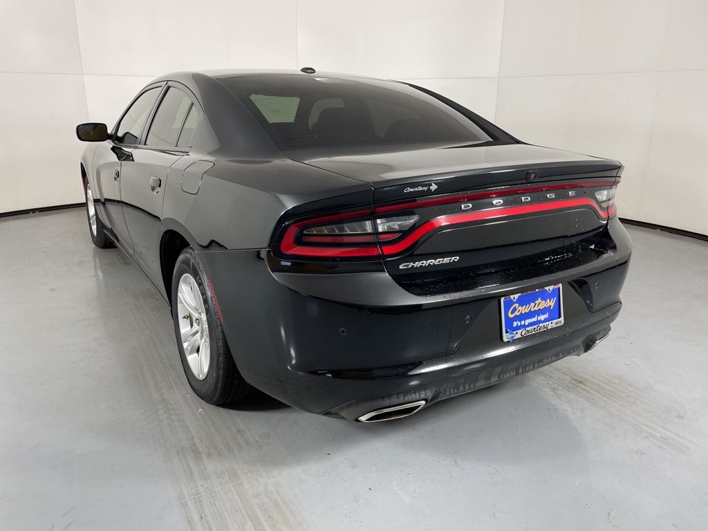 2022 Dodge Charger SXT photo 2