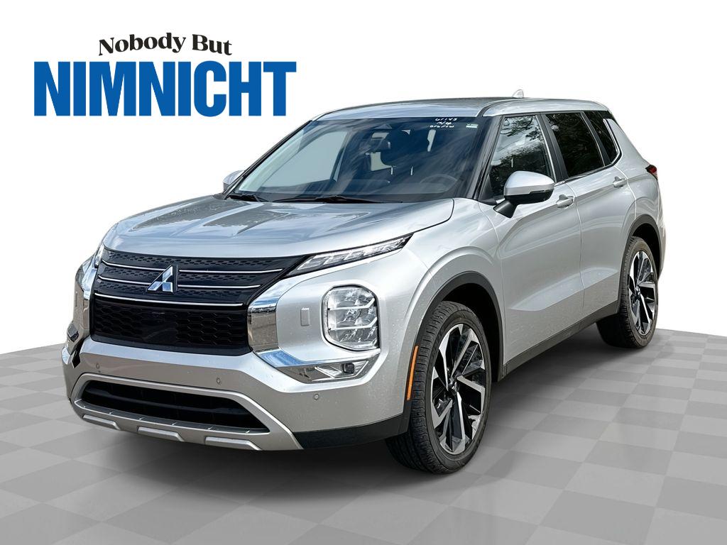 2024 Mitsubishi Outlander SE's photo